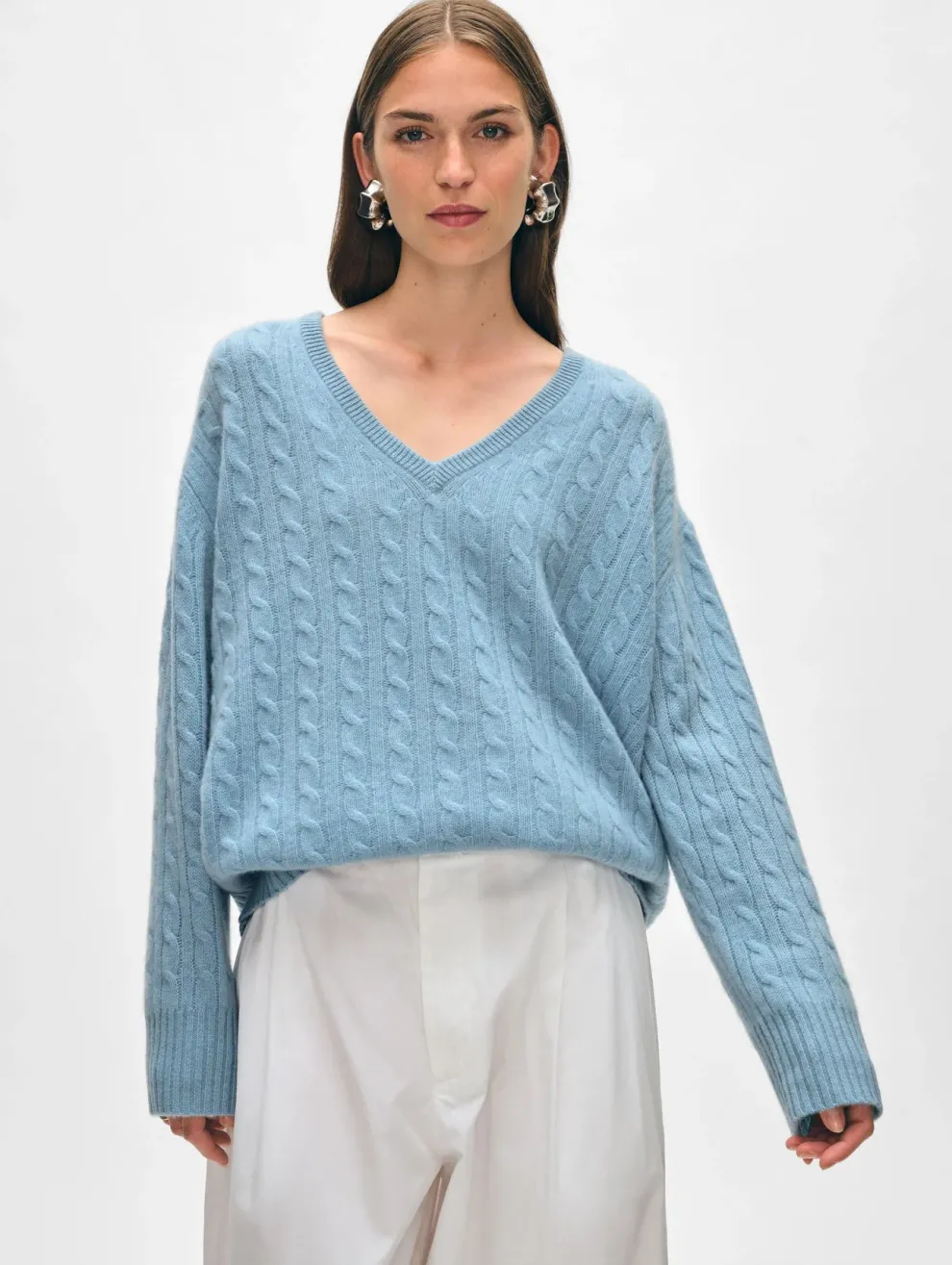 White + Warren - Cashmere Featherweight Cable Vneck