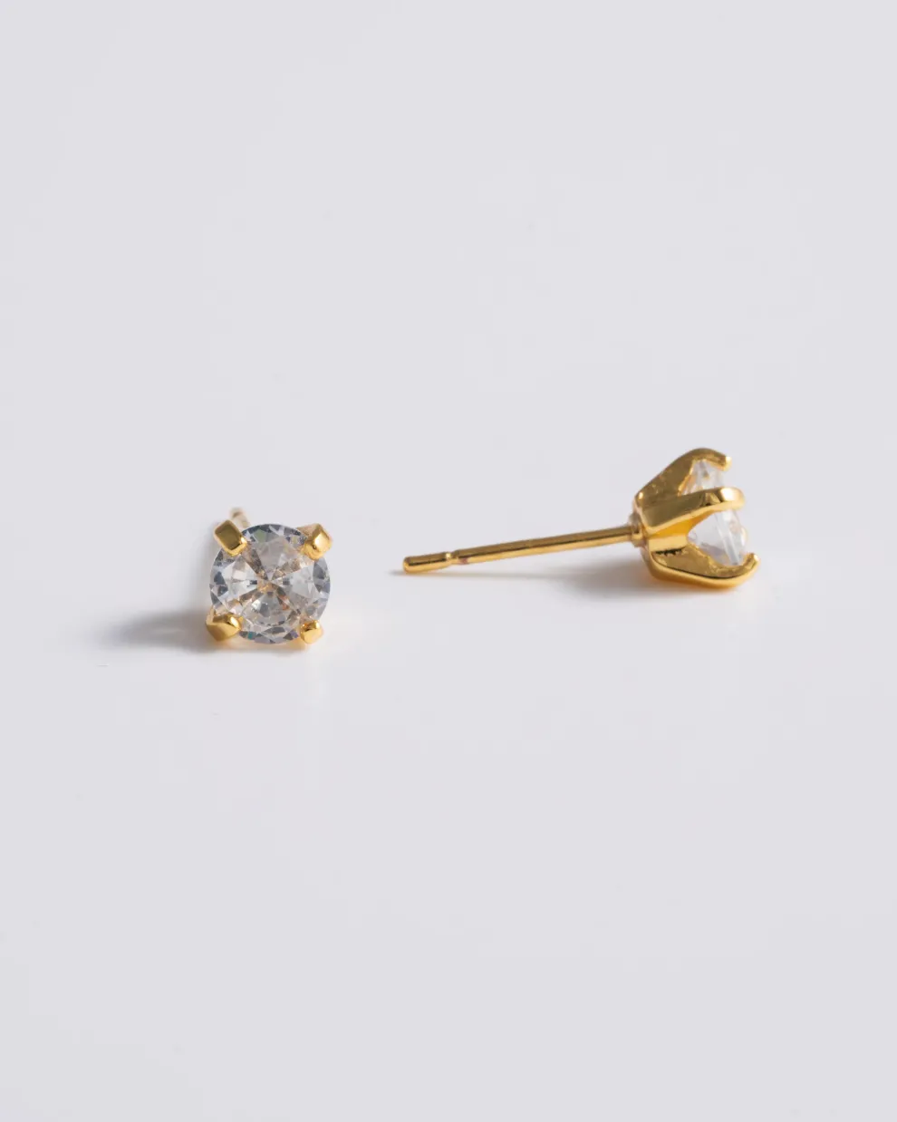 Mademoiselle Jules - Solitaire Studs Gold